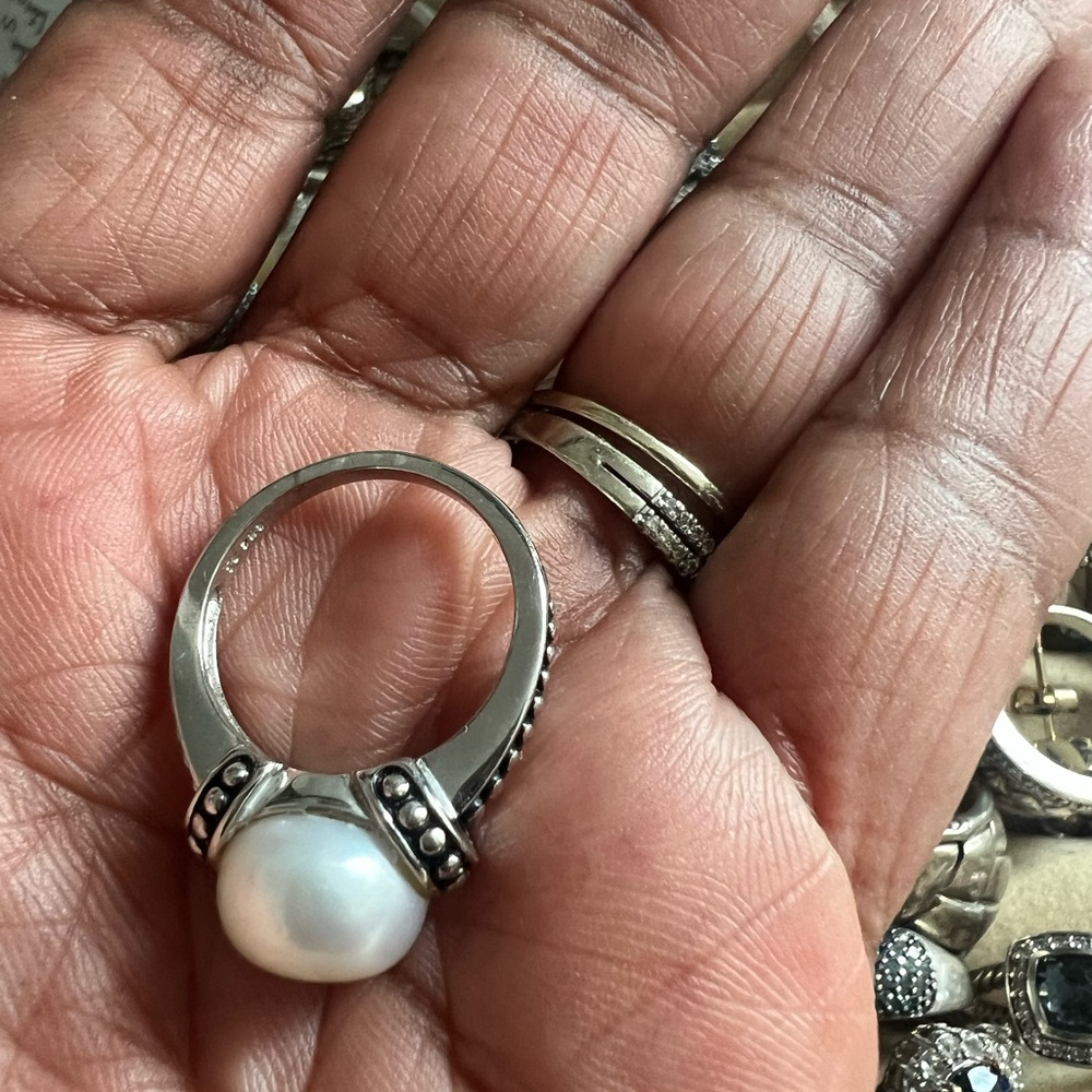 Elegant Silver Pearl Ring